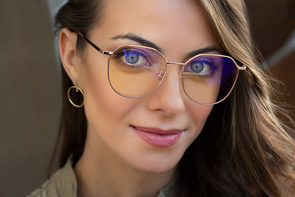 When Should You Wear Blue Light Glasses?