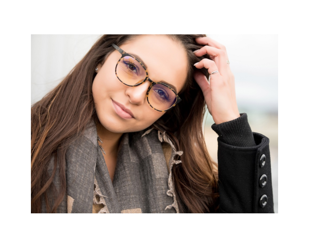 Model wearing artist anti blue light prescription glasses